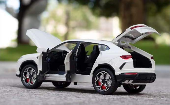 π Diecast 1:24 Scale Lamborghini Urus β Luxury Meets Performance