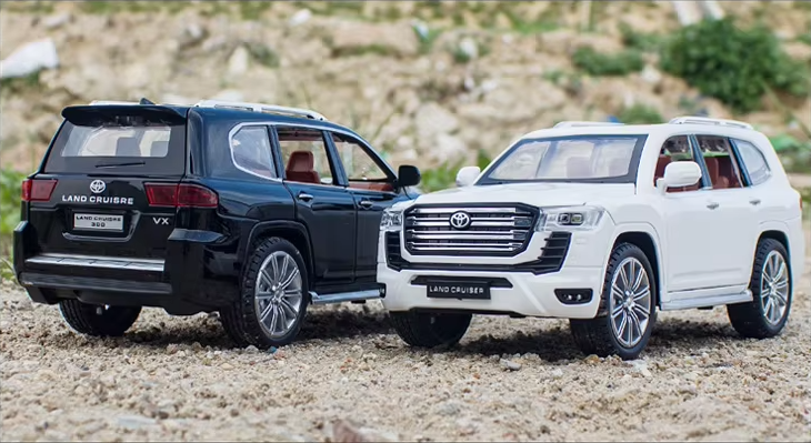 1:24 Scale Toyota Land Cruiser Die-Cast Model