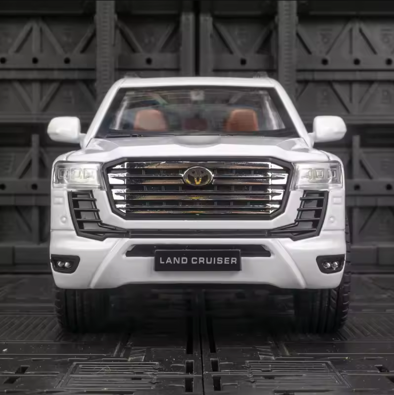 1:24 Scale Toyota Land Cruiser Die-Cast Model