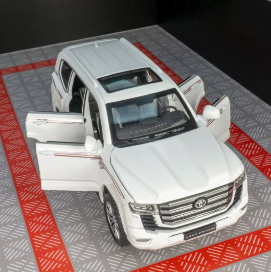 1:32 Diecast G-Wagon AMG, Jeep & LC 300 with Caravan – Collector’s Edition