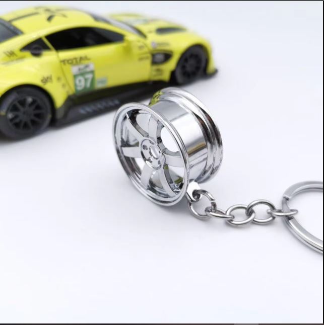 Alloy Car Rim Keychain β Mini Wheel Rim Design for Car Enthusiasts