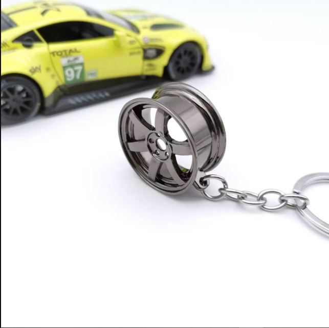 Alloy Car Rim Keychain β Mini Wheel Rim Design for Car Enthusiasts