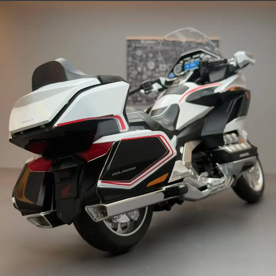 🏍️ Honda Gold Wing GL800 2021 Die-Cast Motorcycle Model