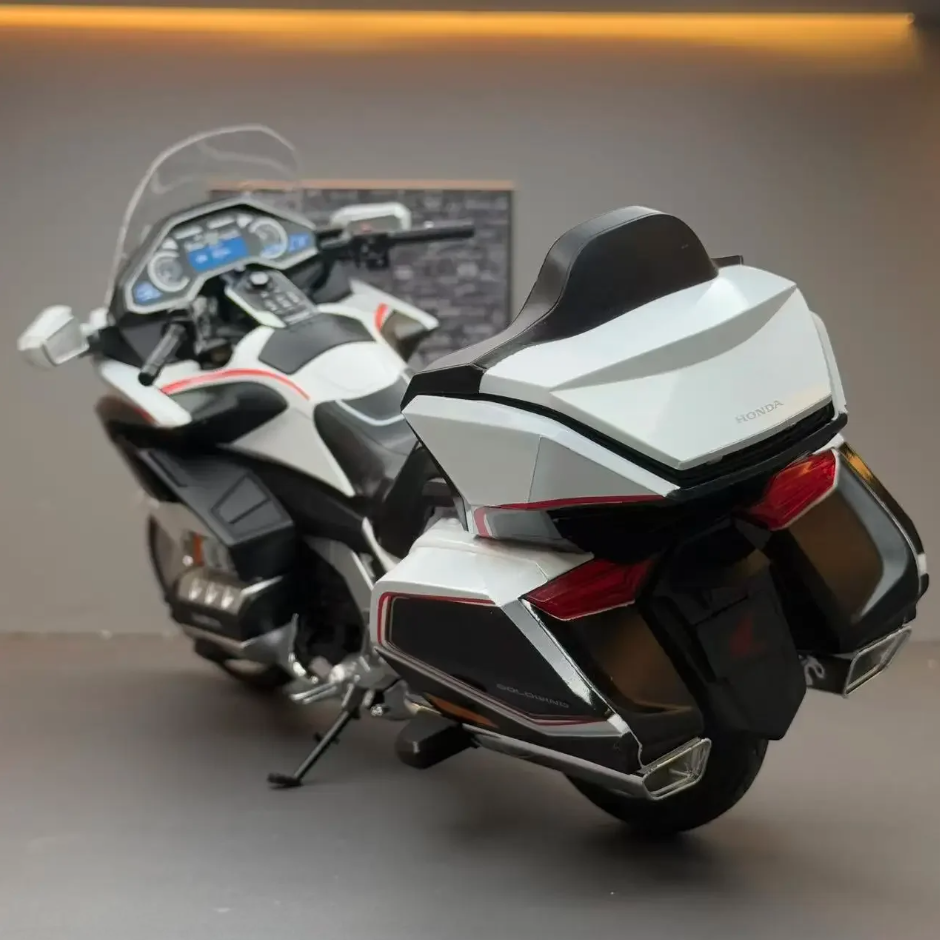🏍️ Honda Gold Wing GL800 2021 Die-Cast Motorcycle Model