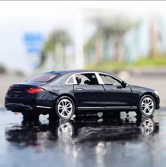 Mercedes Benz S400 1:32 scale diecast model